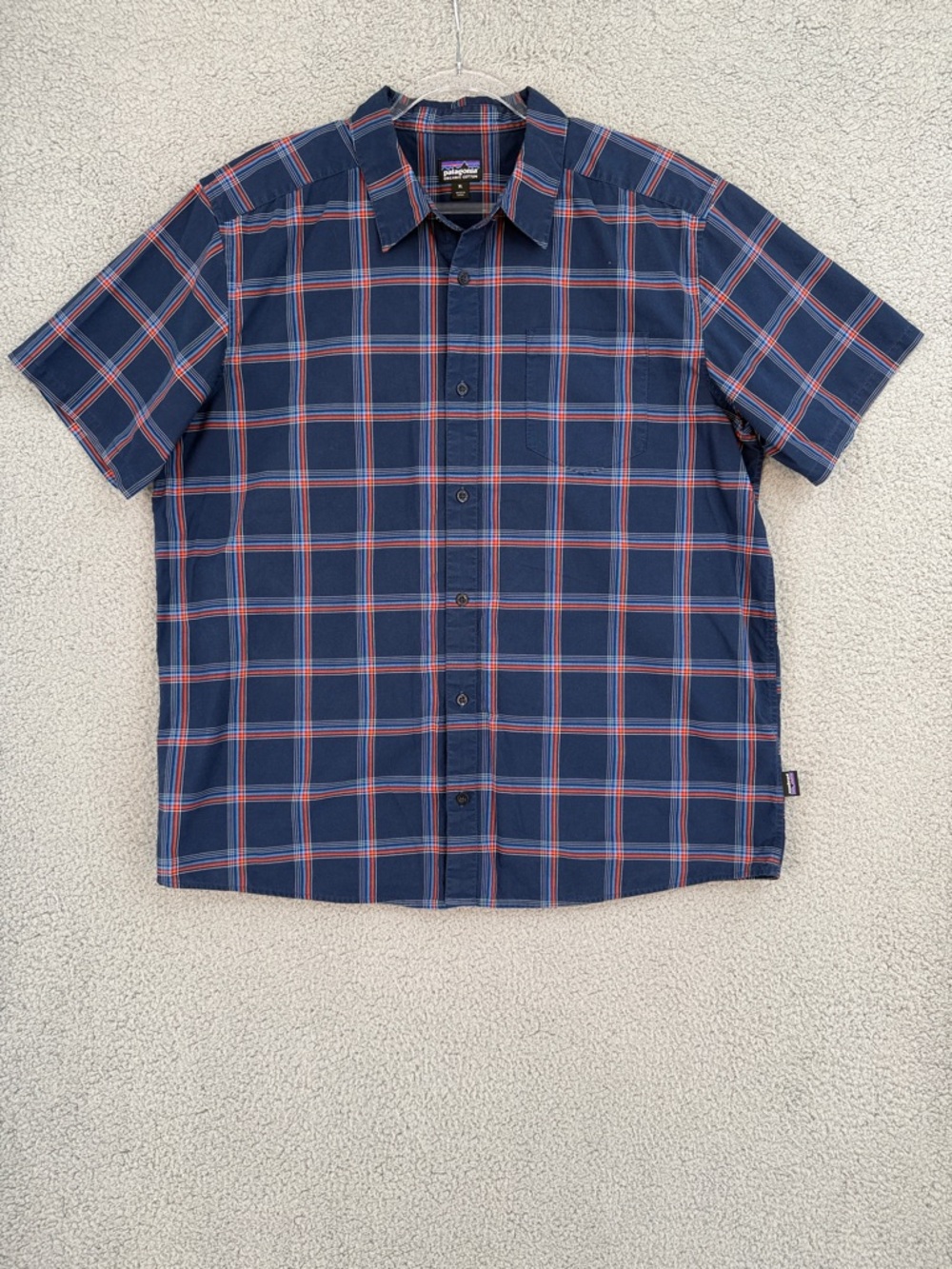 Patagonia Mens XL short sleeve button up plaid shirt Navy & Red outdoors organic